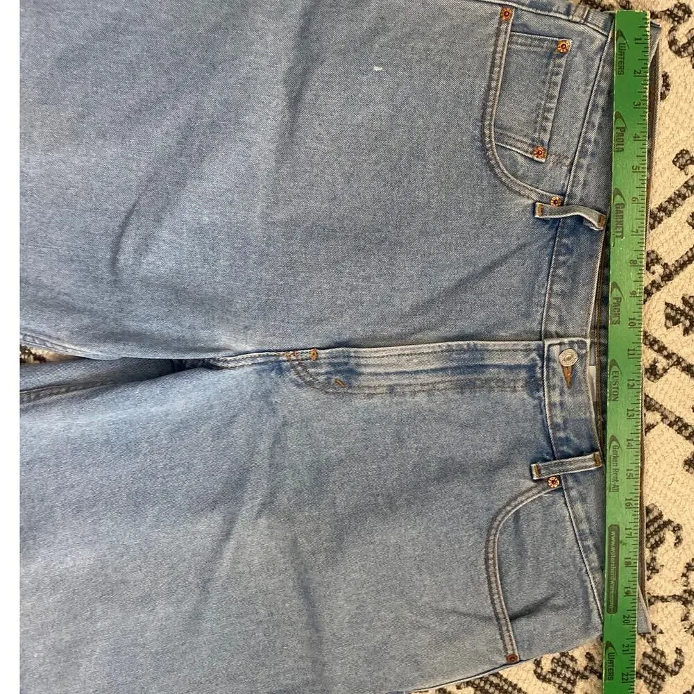 Vintage Y2K 2004 Jorts Levi’s 550 Relaxed Fit Light Wash Denim Shorts Size W42